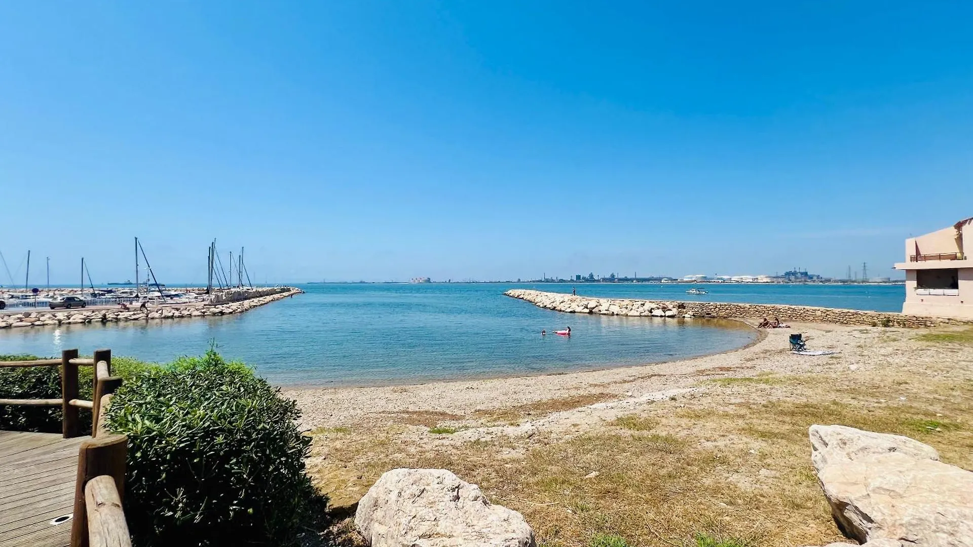 Apartment Le Coin De Mer 2, Bord De Mer, Plage 30M, Cosy, Clim, Wifi, 4 Personnes Fos-sur-Mer France