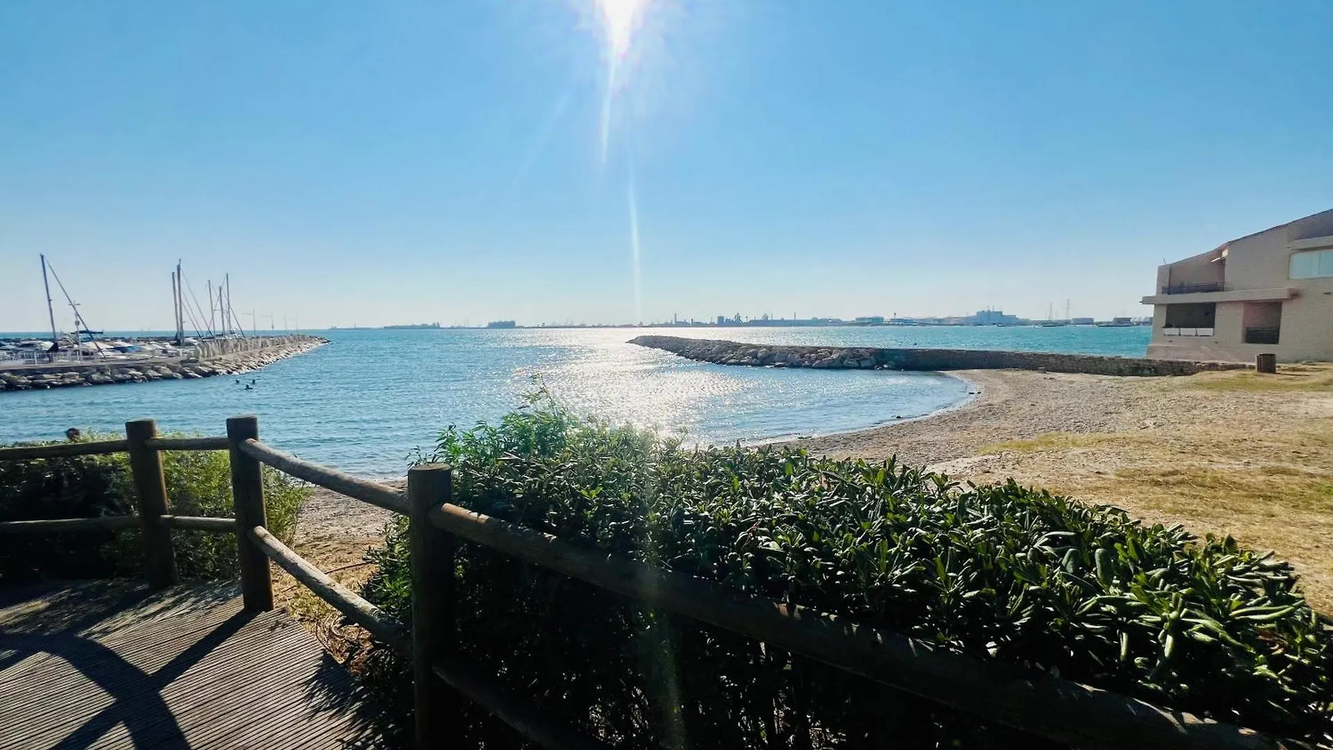 Le Coin De Mer 2, Bord De Mer, Plage 30M, Cosy, Clim, Wifi, 4 Personnes Fos-sur-Mer