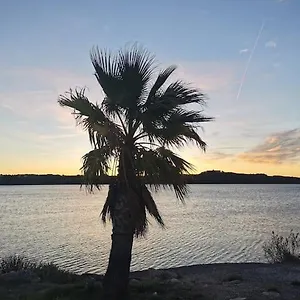 Villa Belle De 90m2 Au Calme Avec Jardin Et Parking à 10 Mn De La En Voiture, Fos-sur-Mer